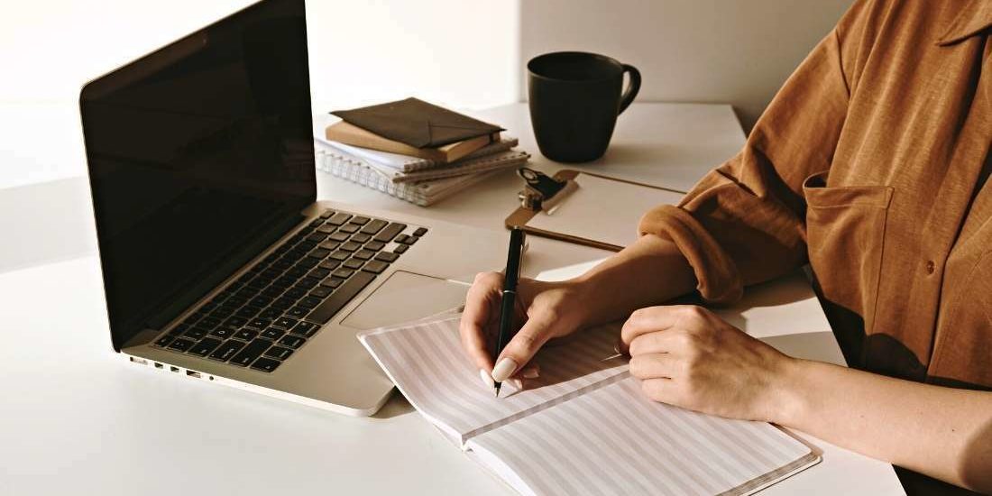 femme-qui-travaille-2 Femme qui travaille