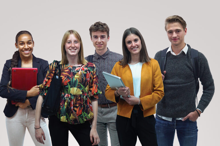 groupe_page_1-fond-gris